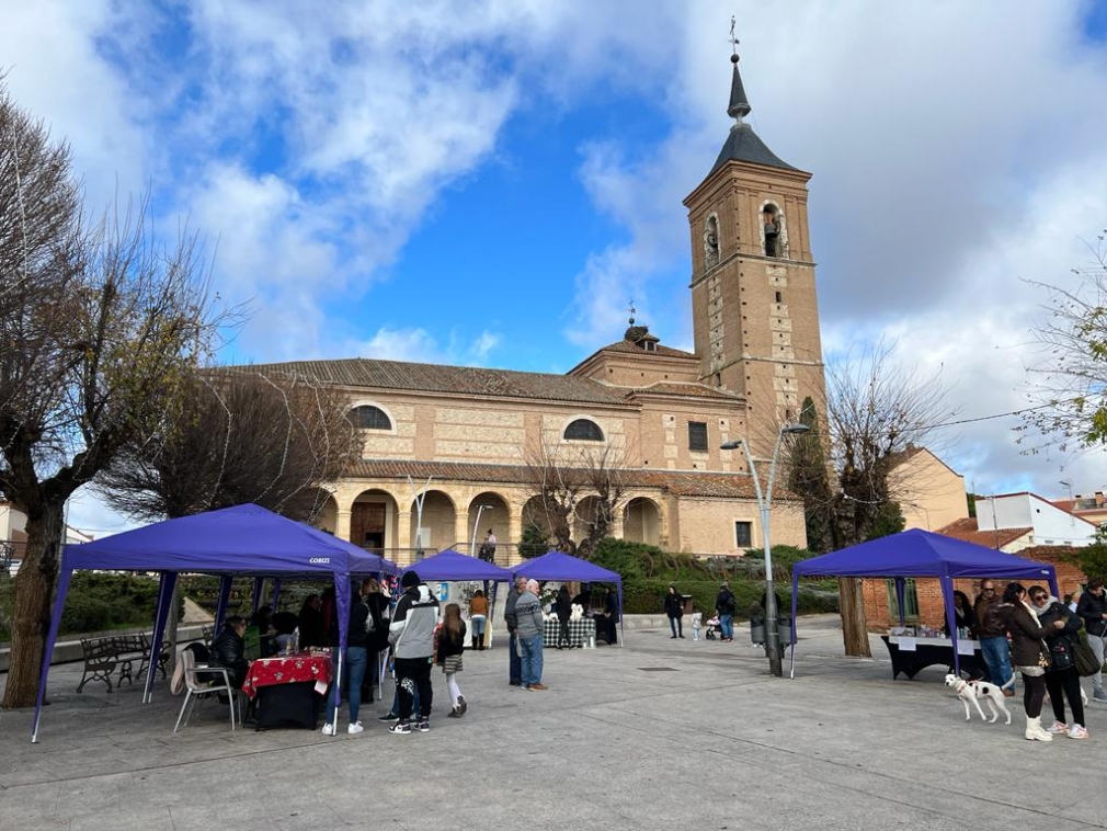 ARTESANÍA, EN EL TRADICIONAL MERCADO NAVIDEÑO DE AJALVIR