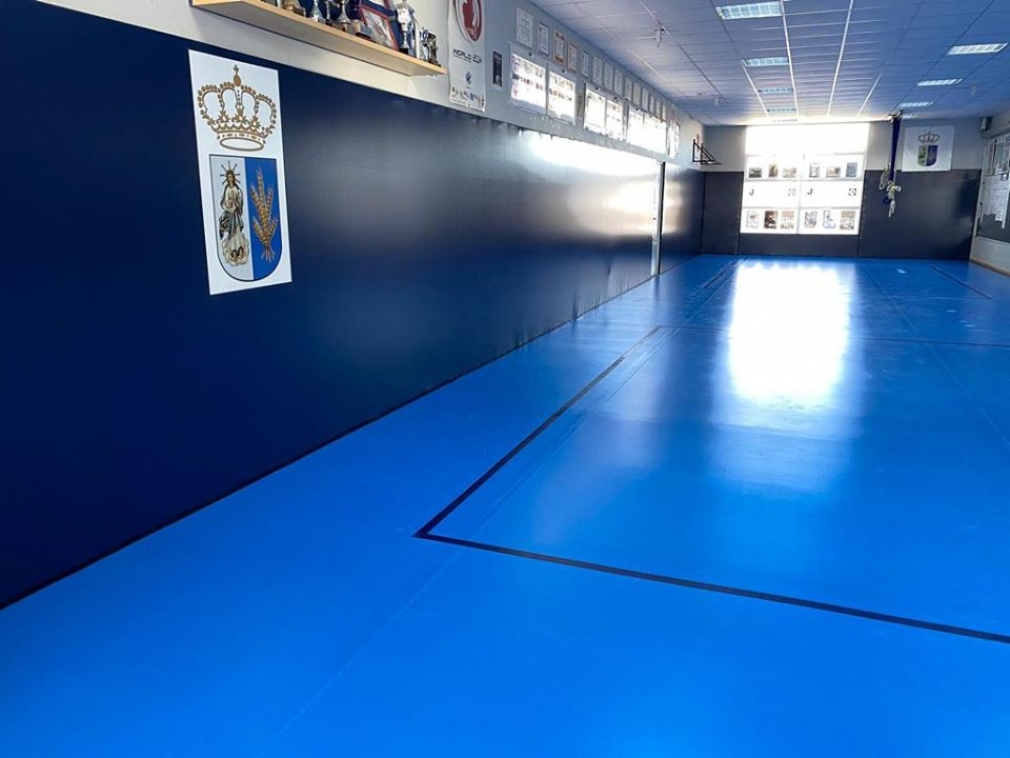 INSTALACION DE NUEVO TATAMI PARA LA SALA DE JUDO