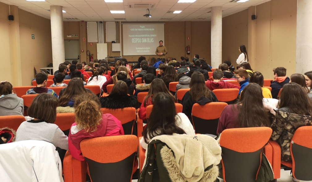 Los alumnos de ESO del CEIPSO San Blas recibieron formación sobre acoso escolar, ciberacoso y redes