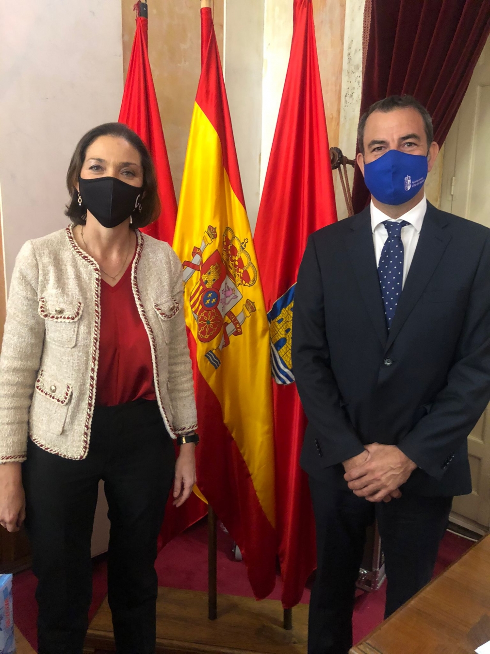 REUNIÓN DE TRABAJO CON LA MINISTRA DE INDUSTRIA, COMERCIO Y TURISMO