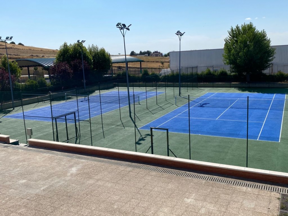 OBRAS FINALIZADAS DE LAS  PISTAS DE TENIS