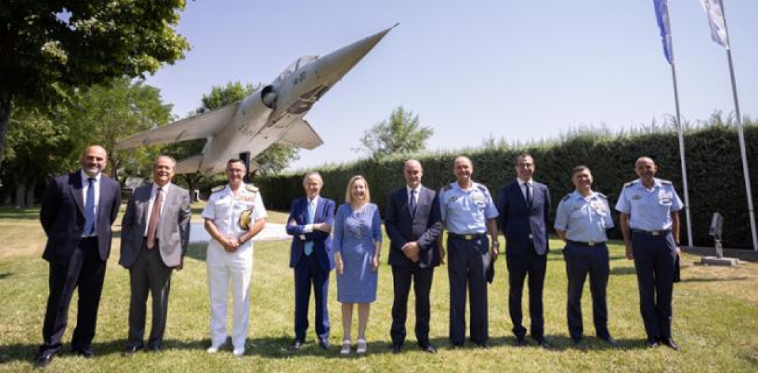 Nuestro alcalde Víctor M. Malo asiste al 50 aniversario de la planta de ITP Aero en Ajalvir, junto a la secretaria de Estado de Defensa y D. Josep Piqué presidente del Consejo de Administración de la empresa.