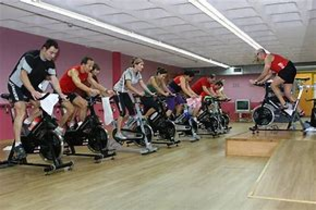 CLASES DE SPINNING Y BOXEO