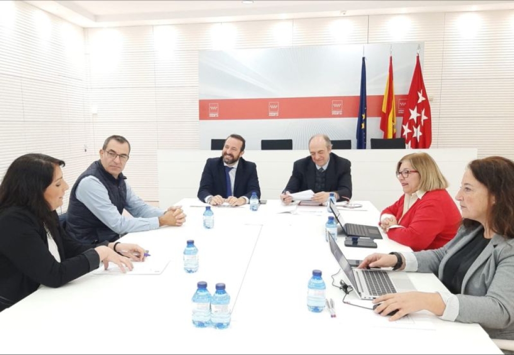 REUNIÓN EN LA CONSEJERIA DE EDUCACIÓN PARA ABORDAR TEMAS IMPORTANTES EN AJALVIR